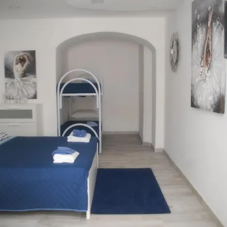 Marechiaro Pool & Restaurant Πανσιόν Πέστουμ