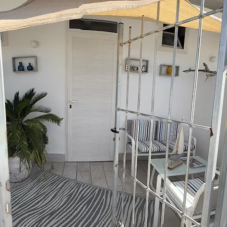 Marechiaro Pool & Restaurant بيت ضيافة بييسْتوم
