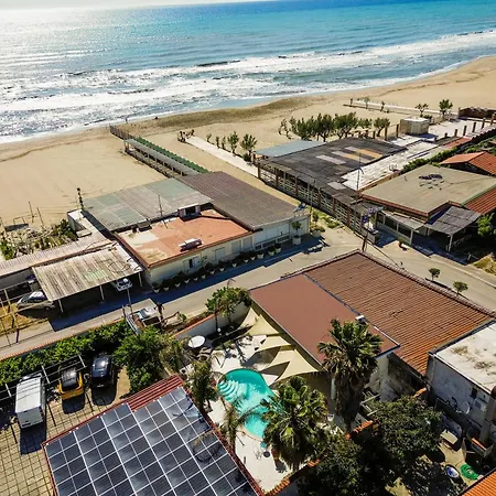 Marechiaro Pool & Restaurant
