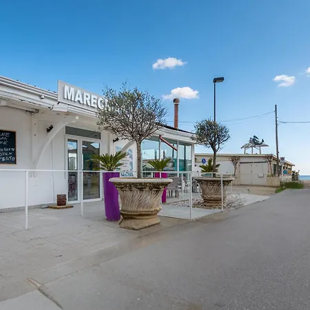 Marechiaro Pool & Restaurant