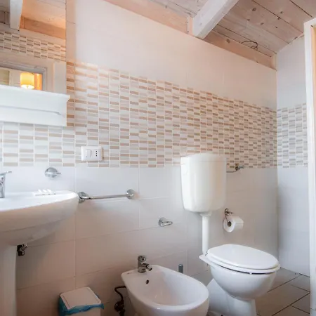 Affittacamere Marechiaro Pool&restaurant 3*